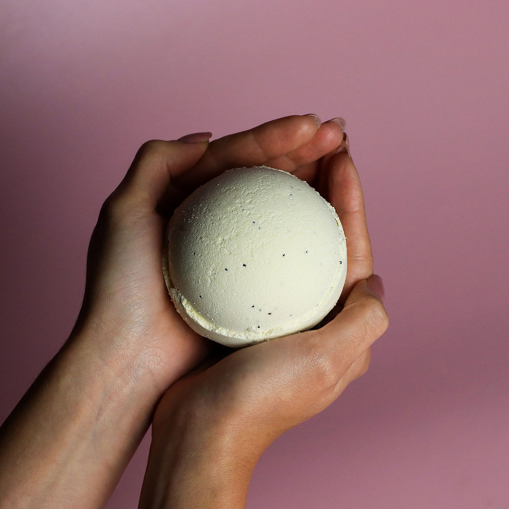 Set of 3 Simply Vanilla Bath Bombs | Velora