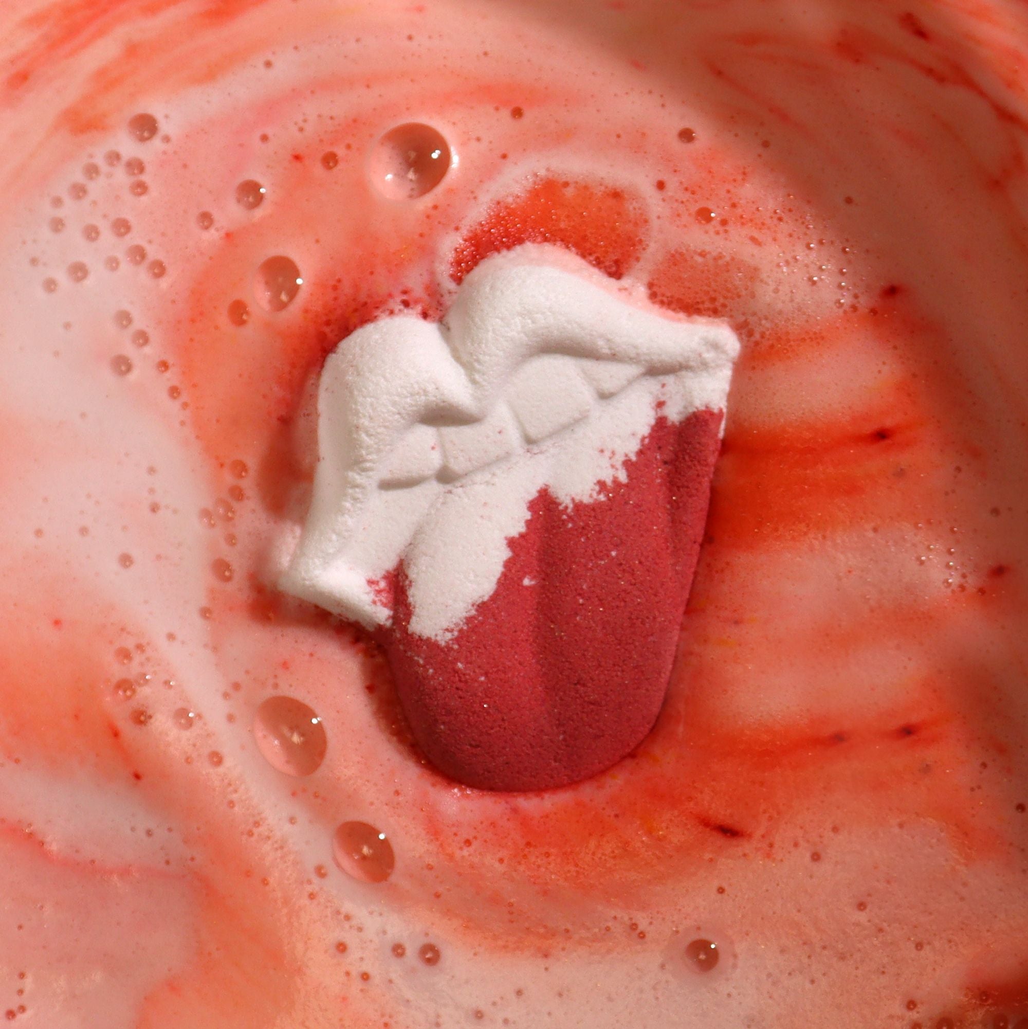 Lips Bath Bomb - Raspberry & Pomegranate | 60g | Velora