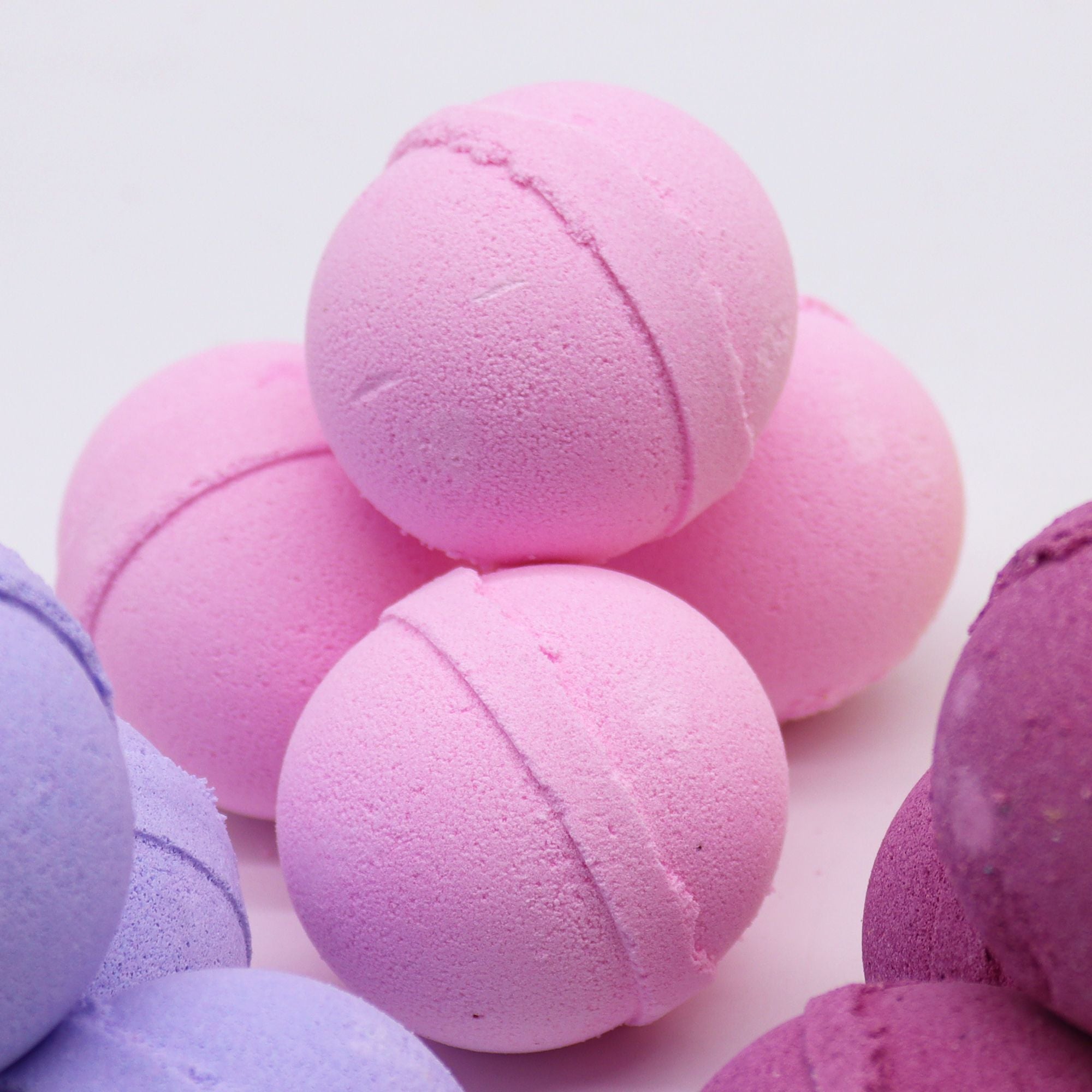 Essential Oil Bath Bomb - Frankincense & Rose | Velora