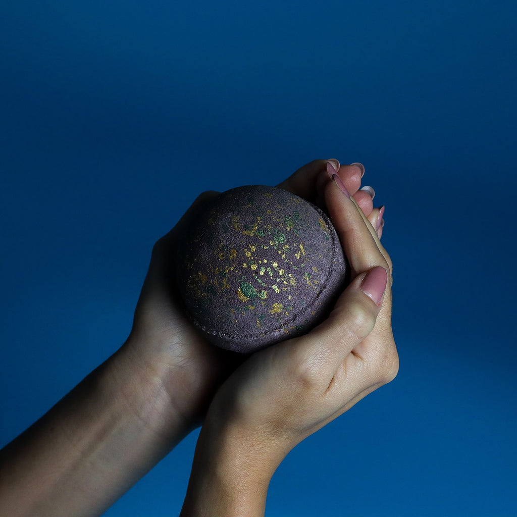 Dubai Bath Bomb - Emerald Oudh Truffle | 220g | Velora