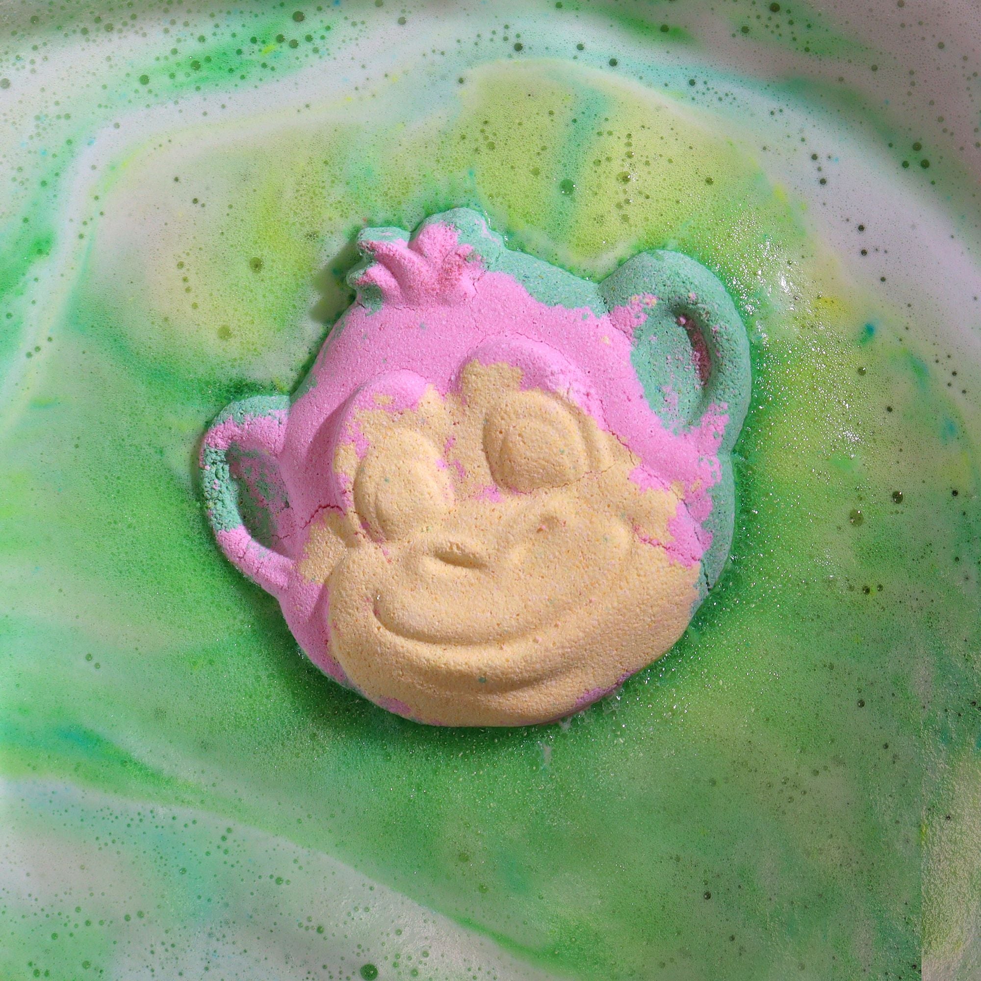 Monkey Bath Bomb - Guava & Strawberry | 90g | Velora