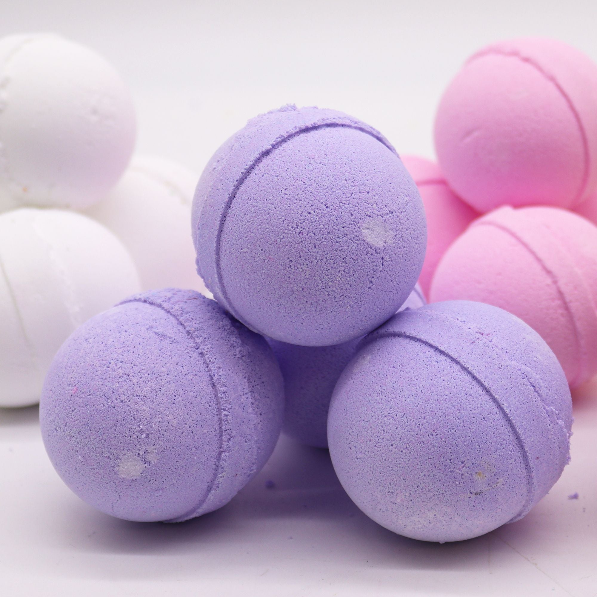 Essential Oil Bath Bomb - Clary Sage & Juniper | Velora
