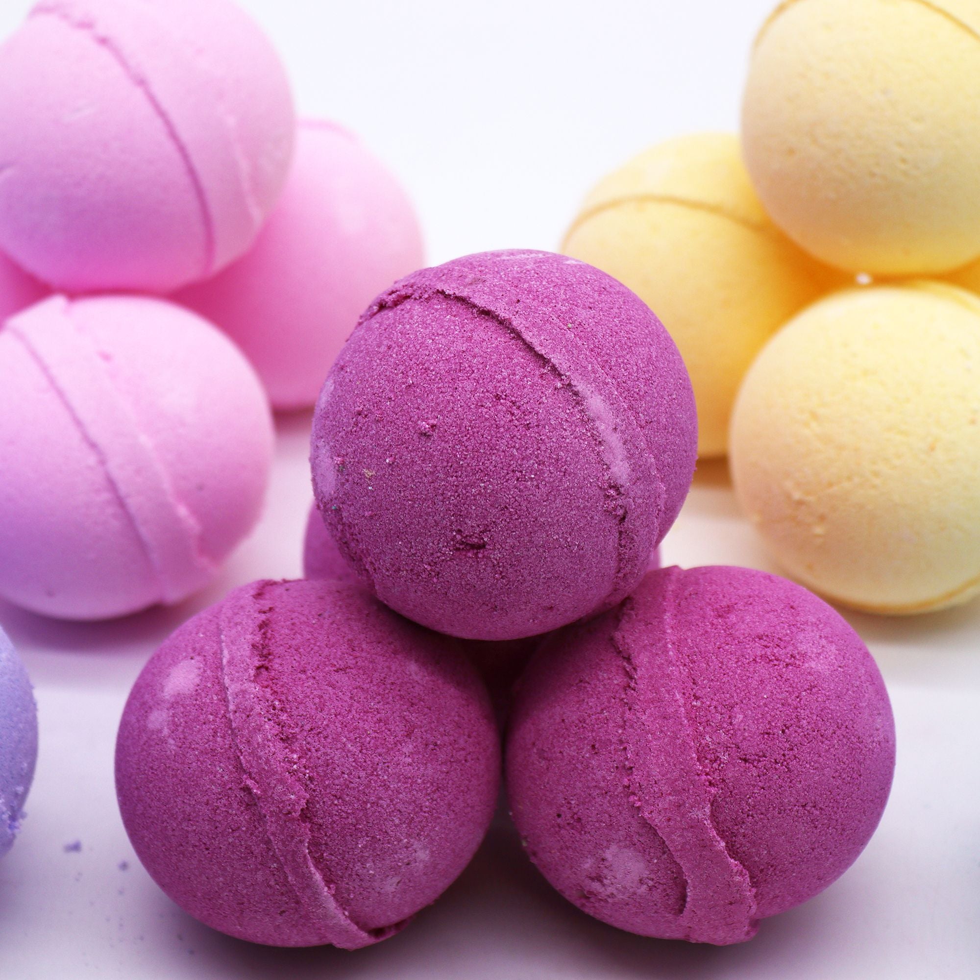 Essential Oil Bath Bomb - Ylang Ylang & Ginger | Velora