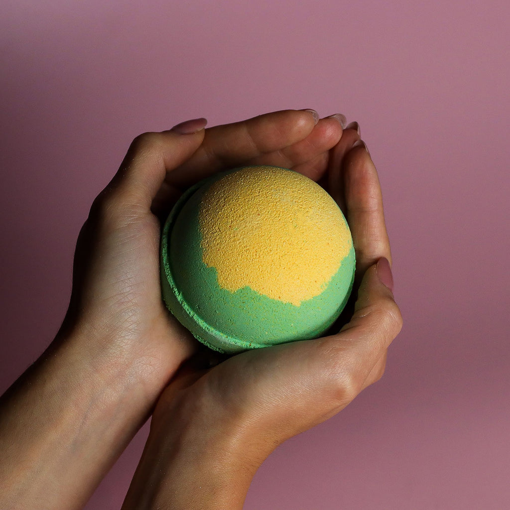 Set of 3 Apple Pie & Custard Bath Bombs | Velora